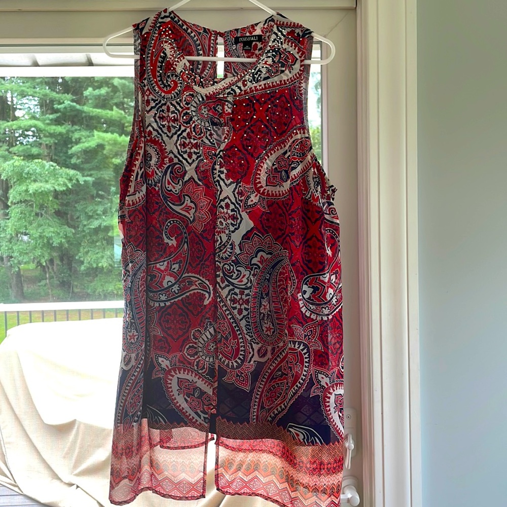 Roz & Ali Red, White, and blue print blouse, X-Large